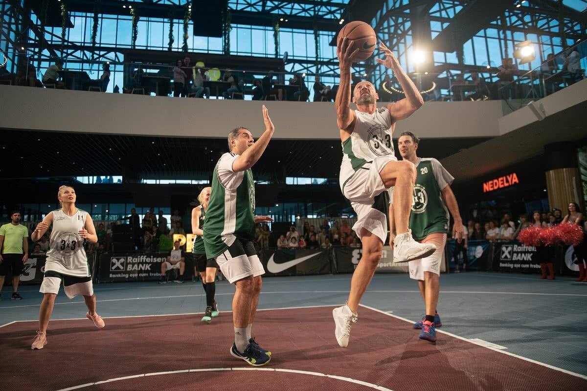 GALERIE FOTO A fost show maxim în weekend » Lora, Stelea și Andrei Pavel, staruri pe terenul de baschet la 3x3 Challenge 