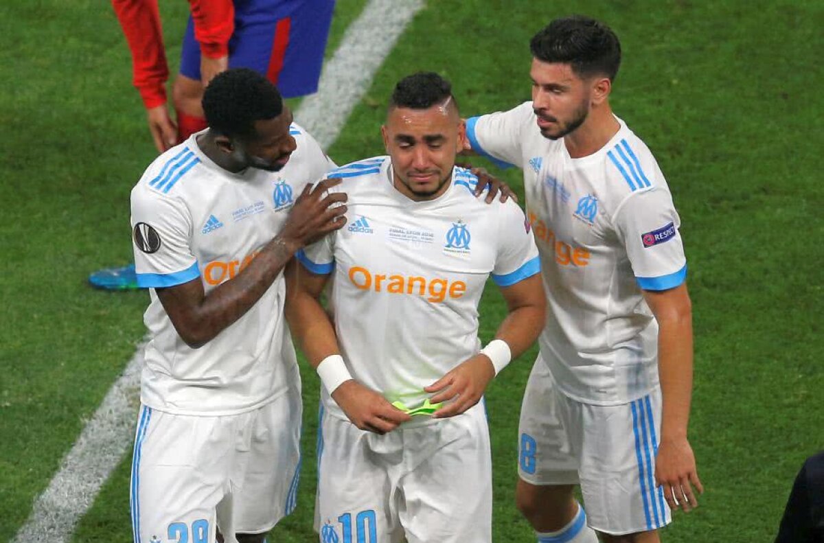 FOTO Momente emoționante în prima repriză a finalei Europa League: a ieșit de pe teren în lacrimi, consolat și de adversari