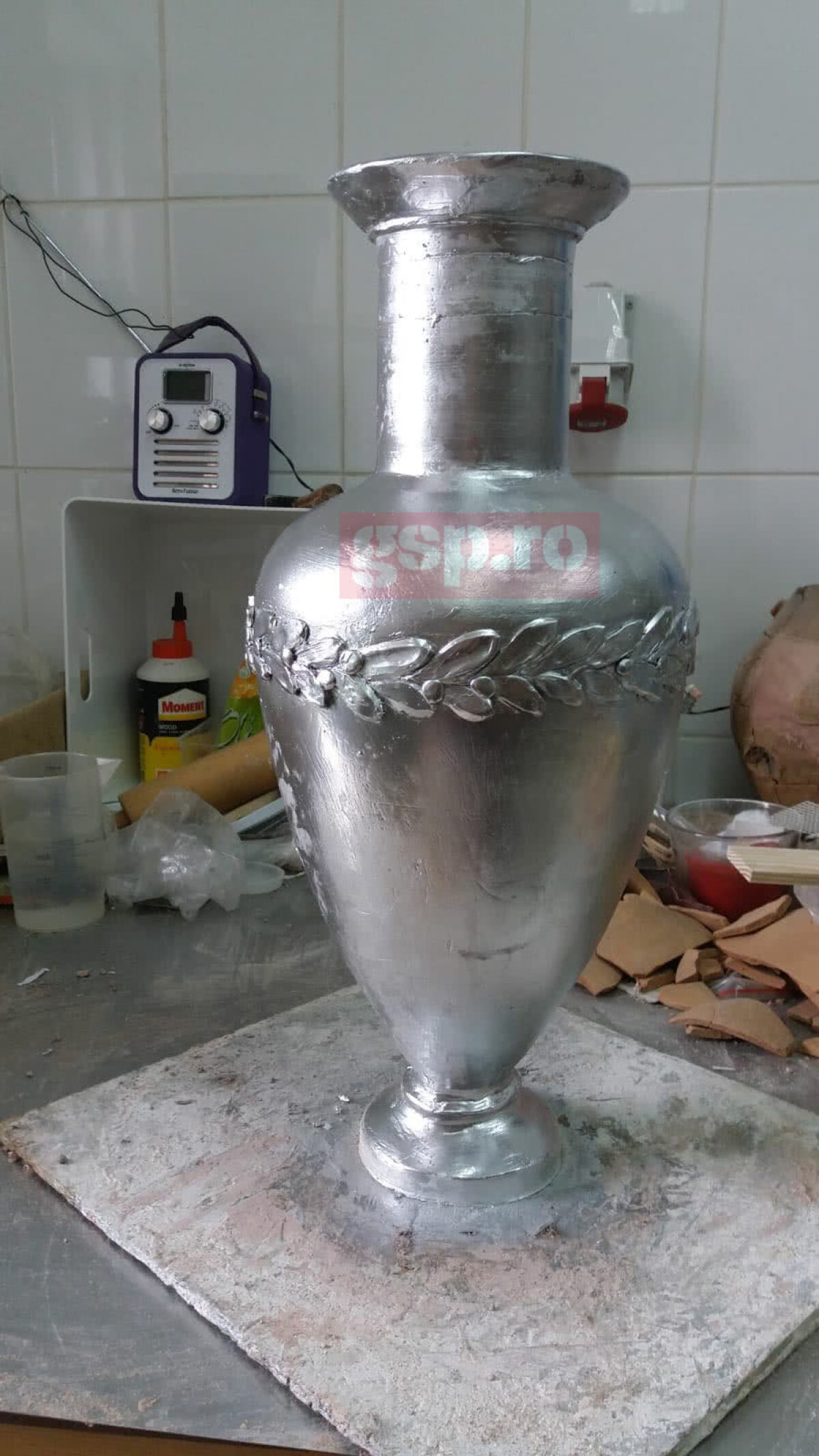 EXCLUSIV Așa arată trofeul campioanei Ligii 1! O înlănțuire de simboluri: amforă grecească, cu epopee romană și simboluri dacice! Cum ți se pare? 