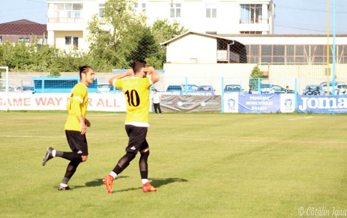 FOTO AS SR Brașov, la un pas de promovarea în Liga 3-a! Fostul dinamovist Sorin Strătilă a făcut spectacol la ultimul meci