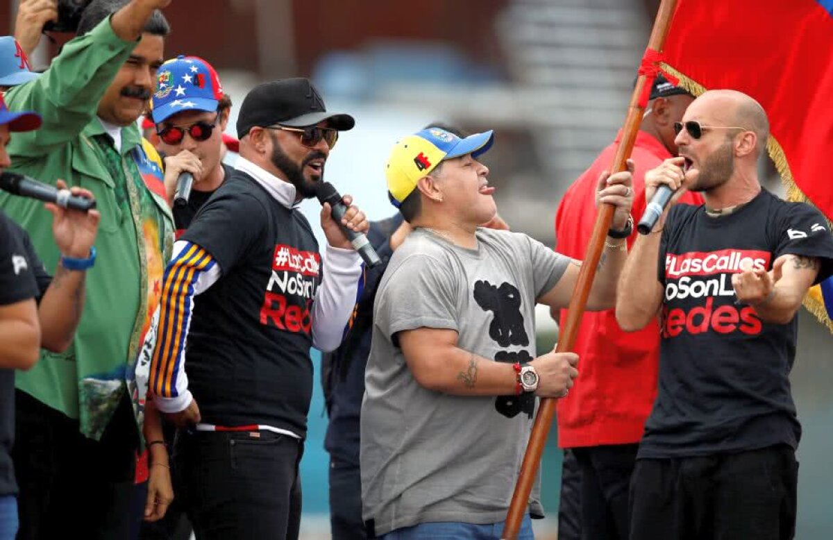 FOTO + VIDEO Show total cu  Maradona în prim-plan » A dansat reggaeton în bermude în campania dictatorului venezuelean Maduro: "Sunt soldatul lui Nicolás"