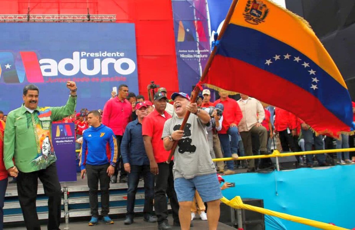 FOTO + VIDEO Show total cu  Maradona în prim-plan » A dansat reggaeton în bermude în campania dictatorului venezuelean Maduro: "Sunt soldatul lui Nicolás"