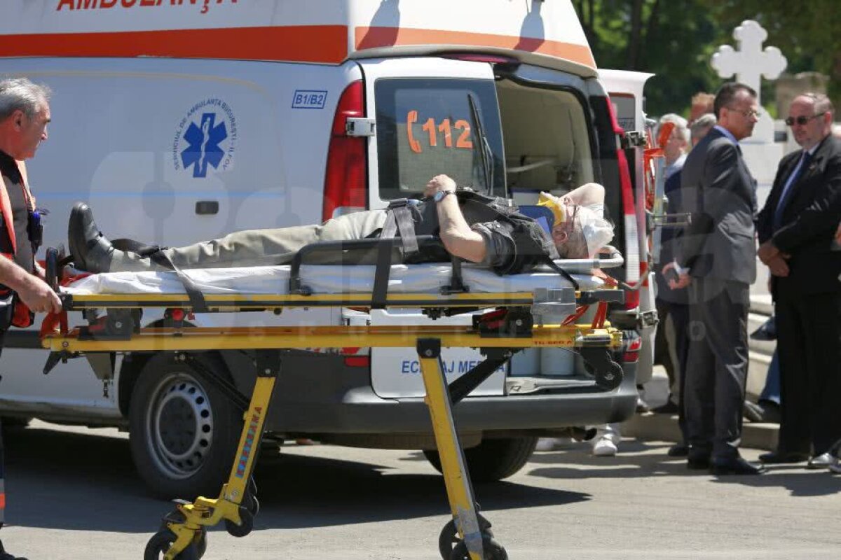 FOTO Cristian Țopescu a fost înmormântat azi, la Cimitirul Ghencea Militar din București