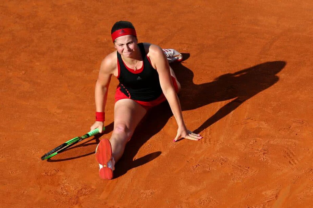 Pregătită de blockbusterul cu Simona Halep! Maria Sharapova, meci fabulos contra letonei Jelena Ostapenko! Cum s-a încheiat ciocnirea orgoliilor în sferturi la WTA Roma