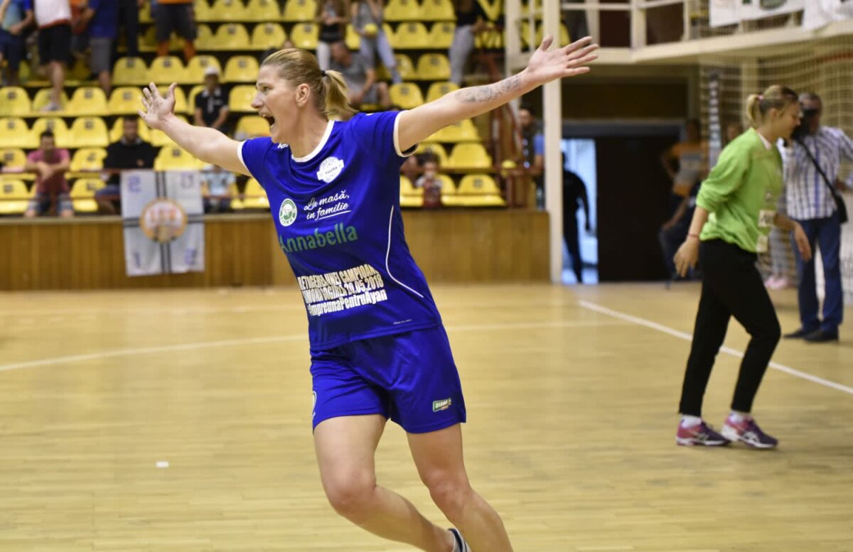 GALERIE FOTO Întâlnire pentru o nouă șansă la viață! Simona Gogârlă și-a jucat meciul de retragere într-o partidă caritabilă