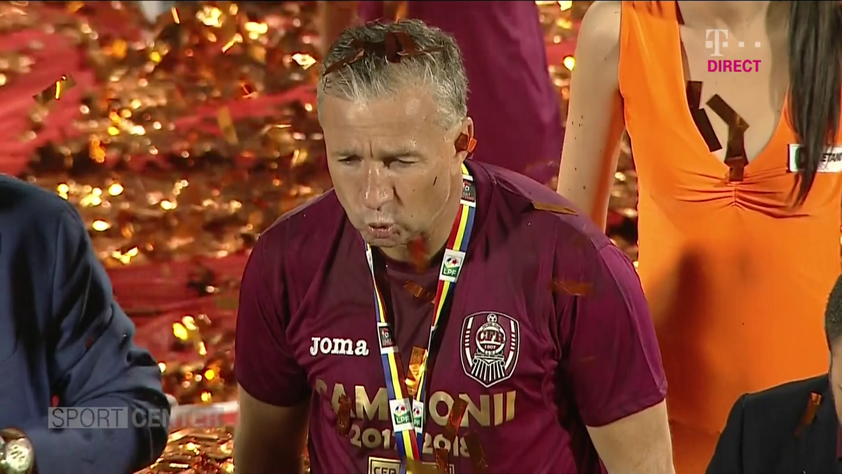 CFR CLUJ CAMPIOANĂ // Dan Petrescu a dat recital după un nou titlu ca antrenor: "Dacă jucam ca Barcelona, ne băteam cu Dinamo pentru locul 8" » Îi atacă pe contestatari