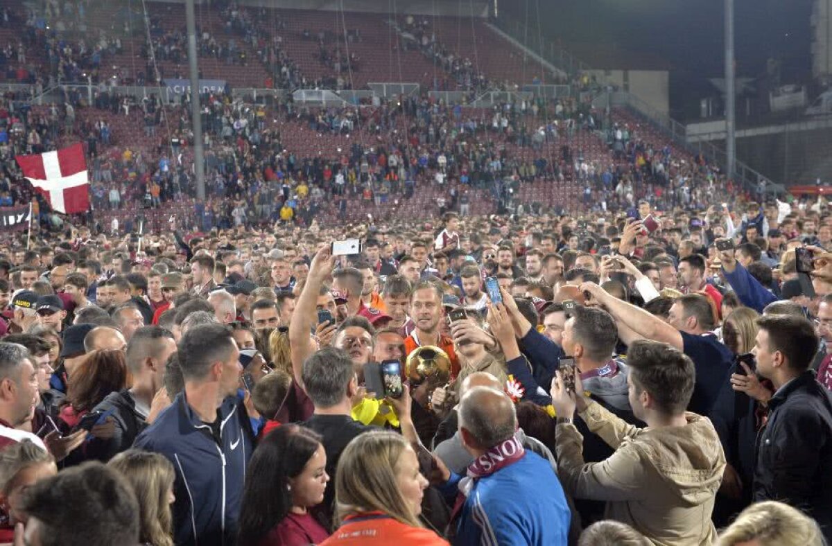 CFR CLUJ CAMPIOANĂ // GALERIE FOTO Fiesta la Cluj! » Imaginile bucuriei: cum au celebrat fotbaliștii CFR-ului al 4-lea titlu din istorie