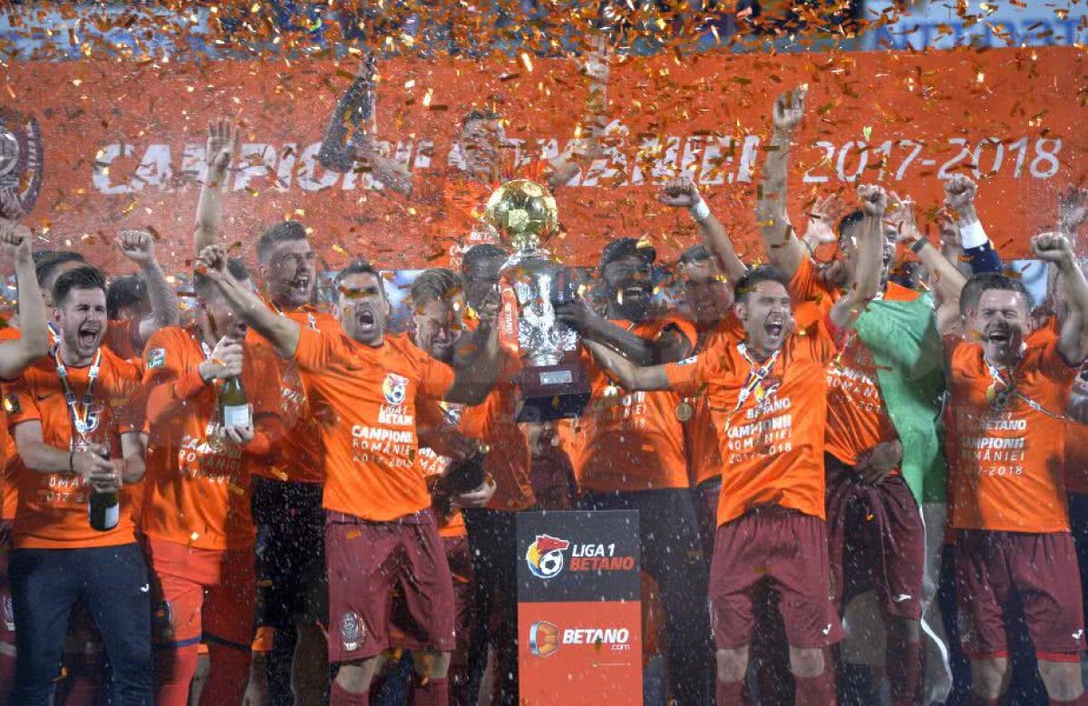 CFR CLUJ CAMPIOANĂ // GALERIE FOTO Fiesta la Cluj! » Imaginile bucuriei: cum au celebrat fotbaliștii CFR-ului al 4-lea titlu din istorie