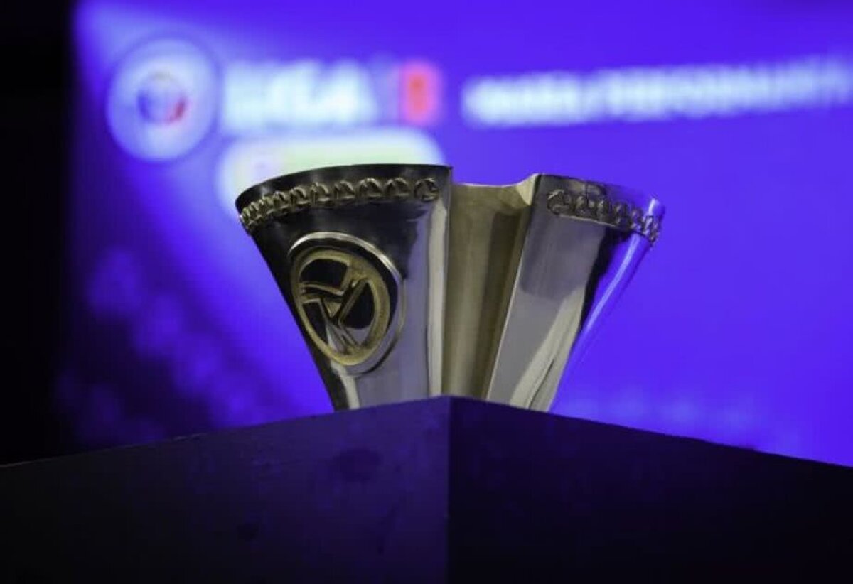 GALERIE FOTO Trofeul pentru câștigătoarea Ligii a 2-a aduce cu cel din Europa League 