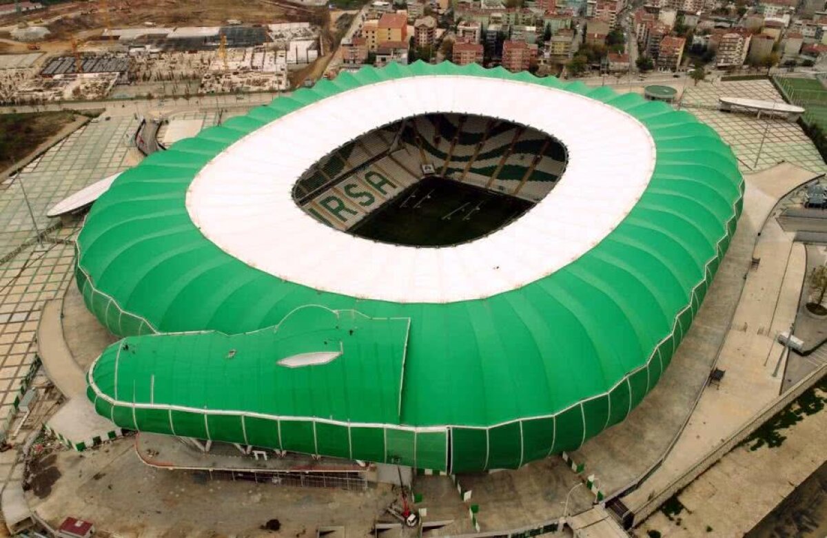 Șumudică ar urma să preia un club cu un stadion fabulos! Negociază și pentru Alibec