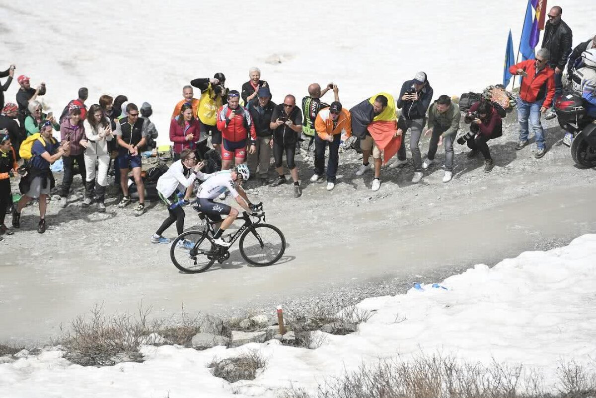 GIRO D'ITALIA. Victoria carierei! Atacul mileniului reușit de Chris Froome spulberă competiția în Turul Italiei, într-o etapă de predat în școlile de ciclism! 