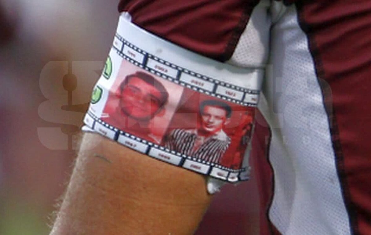 FOTO Banderola specială purtată de Daniel Pancu la meciul de azi din play-off