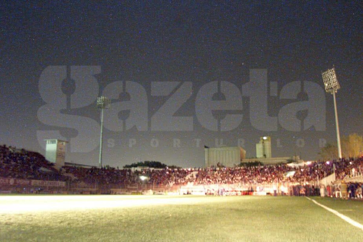 FOTO A căzut nocturna în Giulești la CSA Steaua - Dinamo » 17 ani de la celebrul episod cu PSG