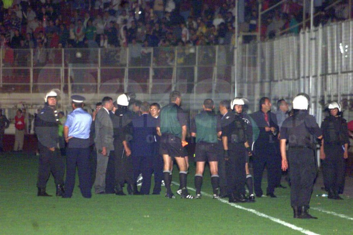 FOTO A căzut nocturna în Giulești la CSA Steaua - Dinamo » 17 ani de la celebrul episod cu PSG