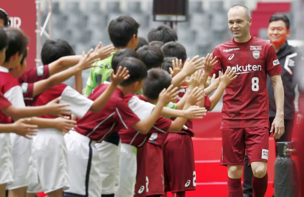 GALERIE FOTO Câți oameni au fost pe stadion la prezentarea lui Iniesta în Japonia