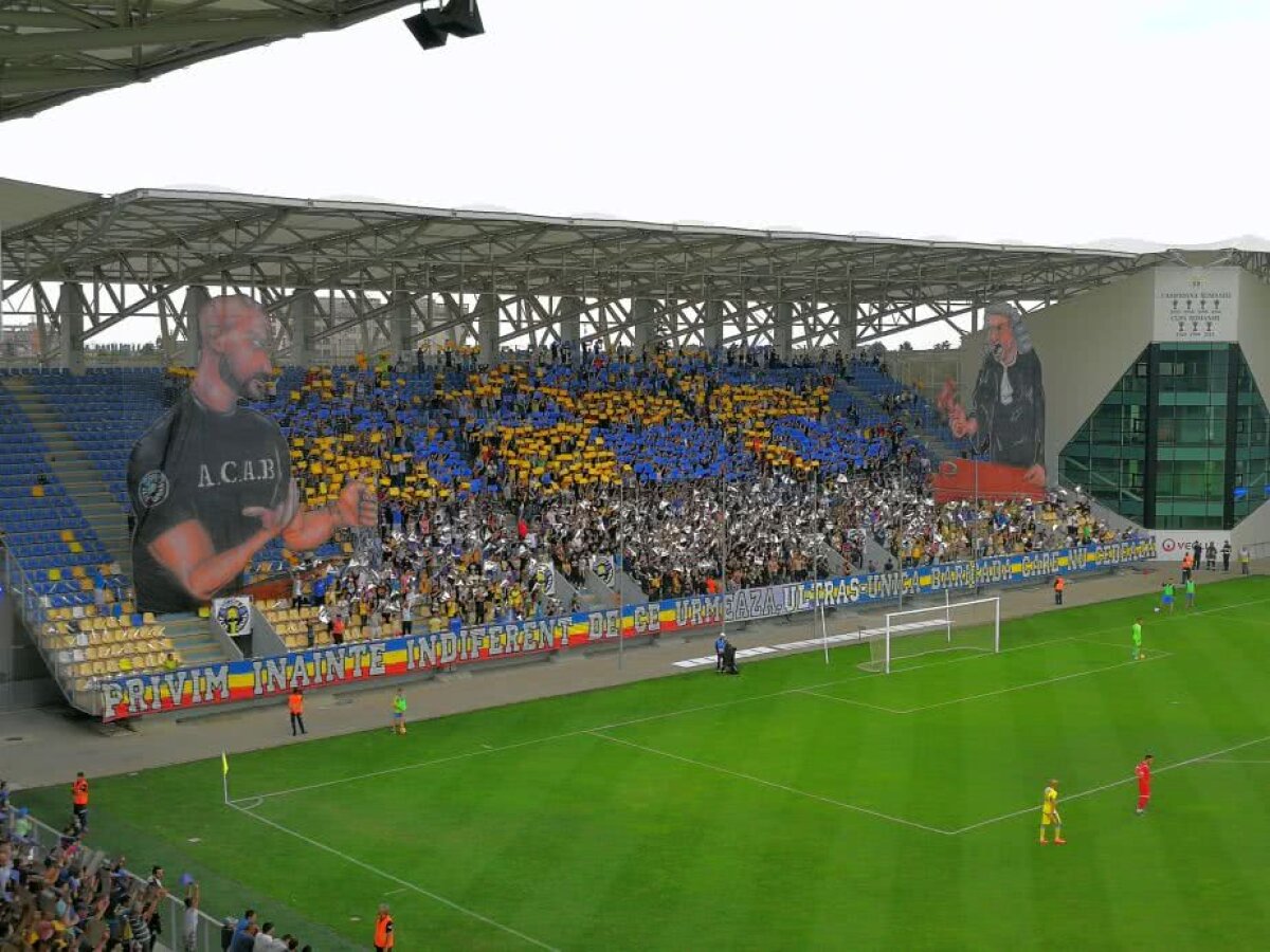 FOTO Scenografie IMPRESIONANTĂ a fanilor ploieșteni, la sărbătoarea promovării în Liga a 2-a » 9.000 de oameni au creat o atmosferă unică