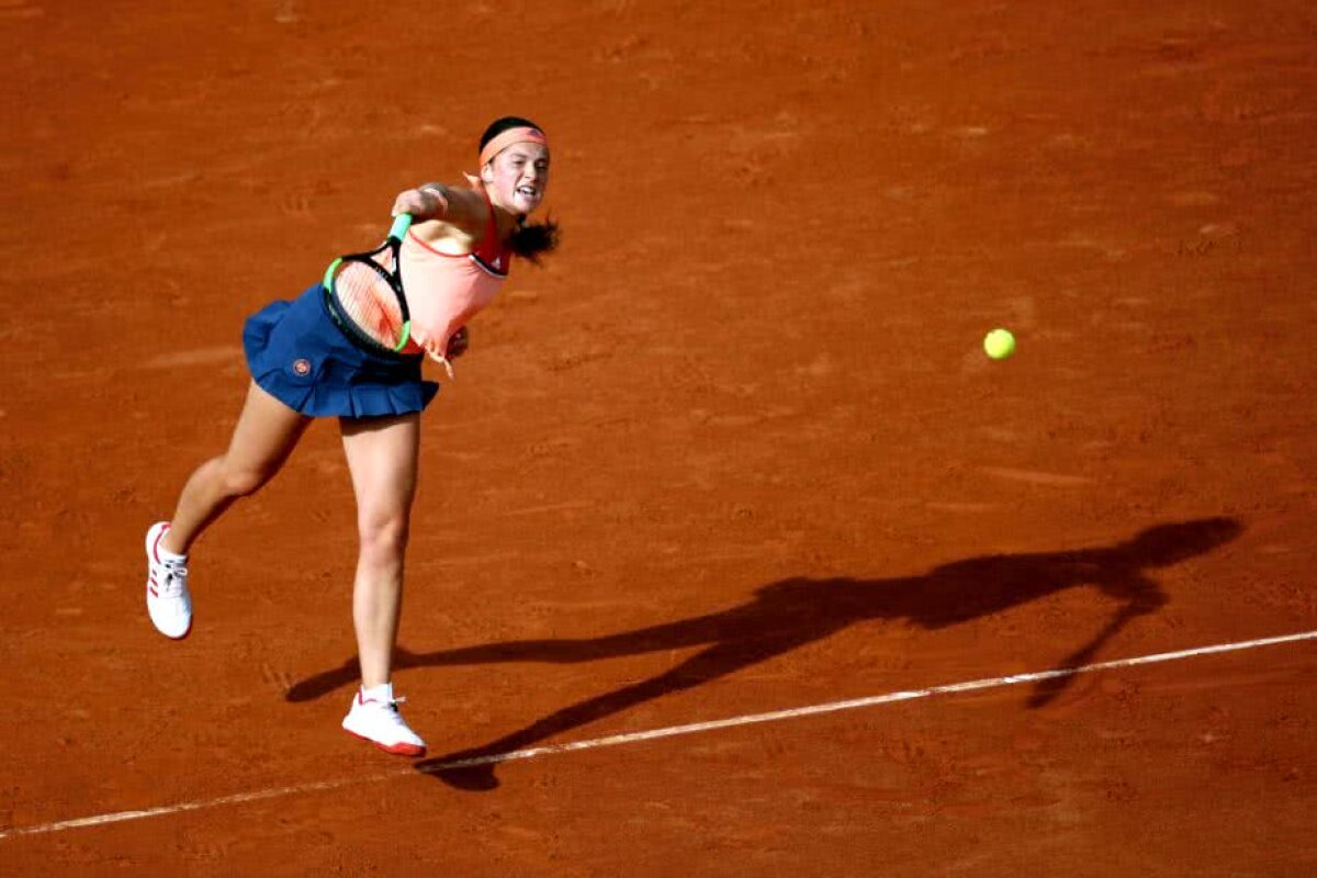 ROLAND GARROS // Ce ȘOC! Campioana de anul trecut, ELIMINATĂ în primul tur al Marelui Șlem francez