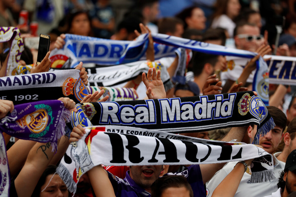 FOTO Fiesta blanca! Real Madrid a sărbătorit cu fanii câștigarea Ligii Campionilor » Traseul complet + Invitații surpriză la festivitate