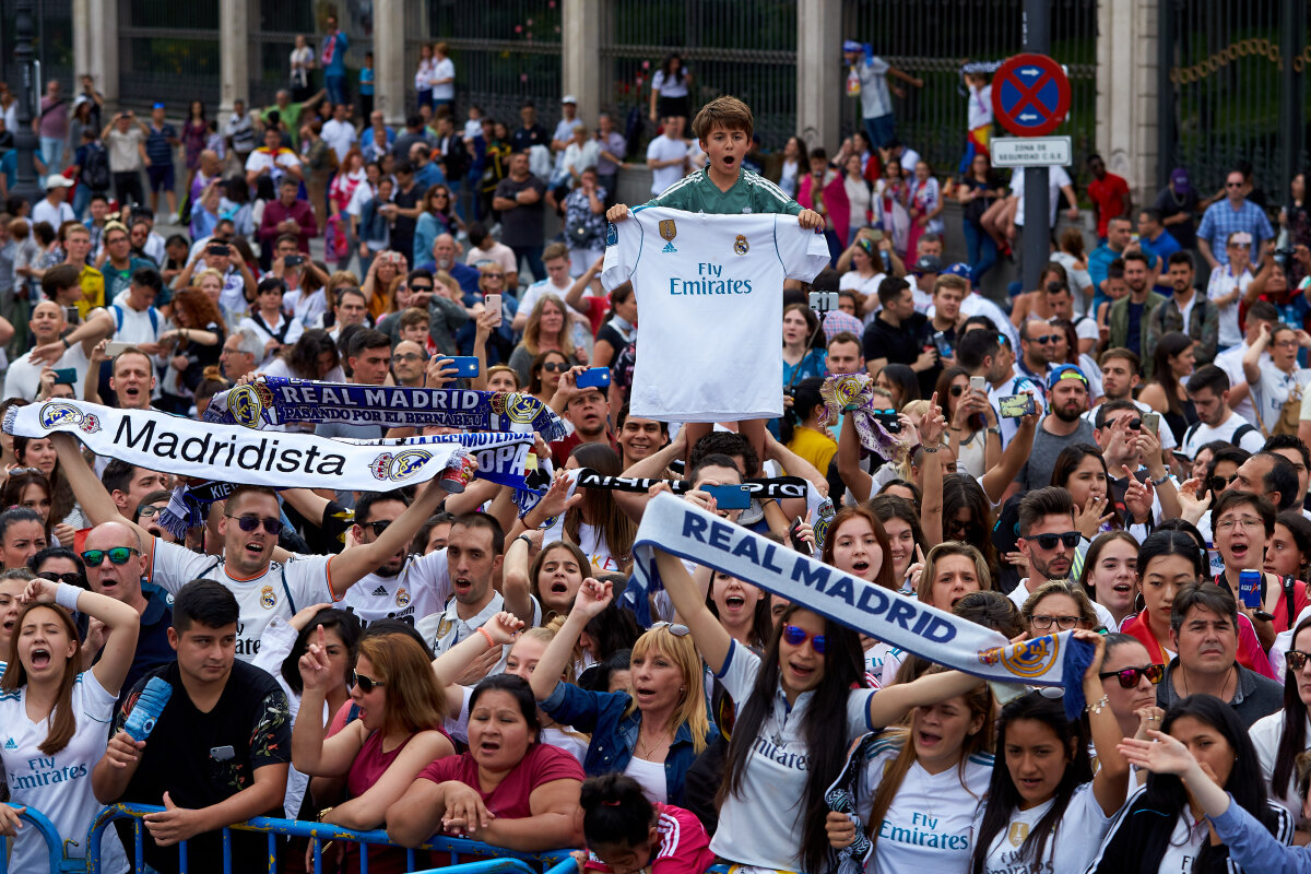 FOTO Fiesta blanca! Real Madrid a sărbătorit cu fanii câștigarea Ligii Campionilor » Traseul complet + Invitații surpriză la festivitate