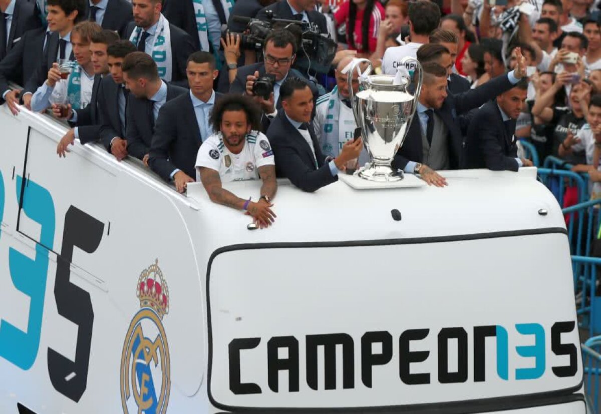 FOTO Fiesta blanca! Real Madrid a sărbătorit cu fanii câștigarea Ligii Campionilor » Traseul complet + Invitații surpriză la festivitate