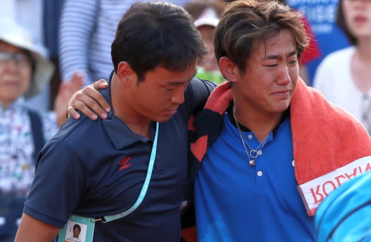 ROLAND GARROS // FOTO + VIDEO Primul meci dramatic de la Paris: a fost la un pas să producă o surpriză importantă, dar a încehiat meciul plângând, chinuit de accidentare