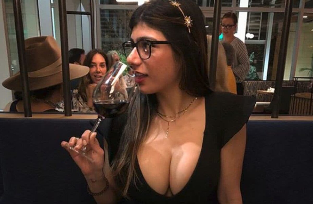GALERIE FOTO Mia Khalifa, mesaj inedit pentru Karius după finala Champions League » S-a luat de Sergio Ramos