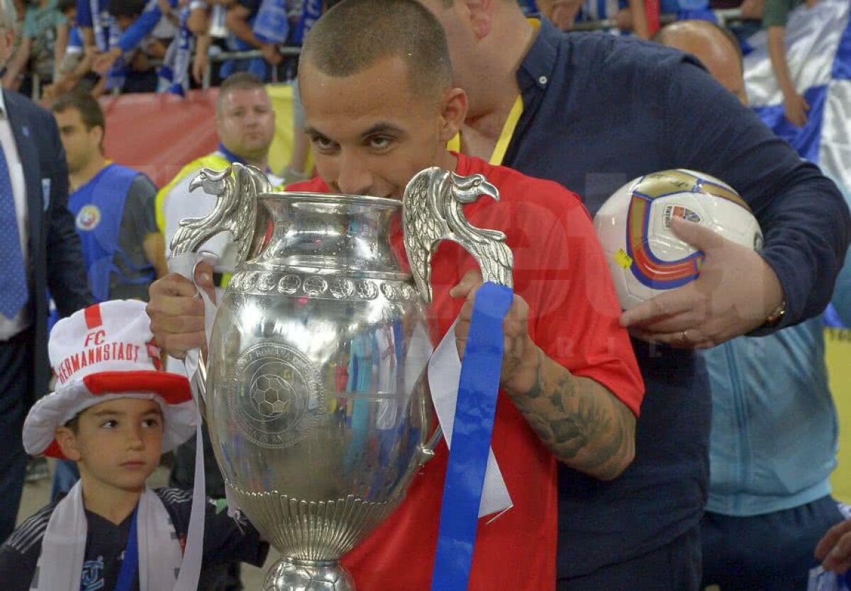 FOTO + VIDEO Descătușare alb-albastră! Oltenii au declanșat nebunia pe Arena Națională după câștigarea Cupei » Imaginile care nu s-au văzut la TV