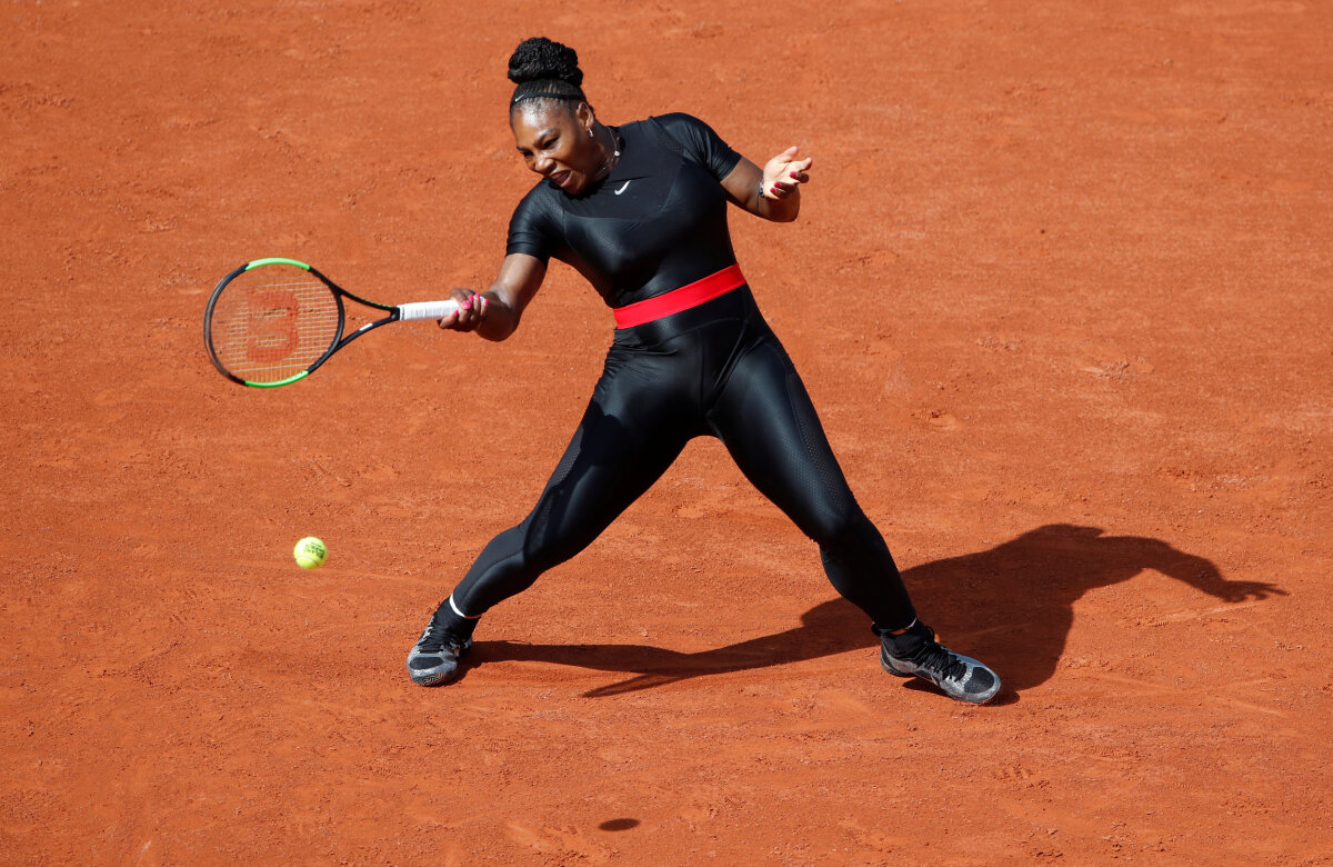 Serena - Pliskova // FOTO Serena Williams a revenit în circuit îmbrăcată precum "Catwoman" și s-a calificat în turul 2 la Roland Garros: "Regina s-a întors!" 