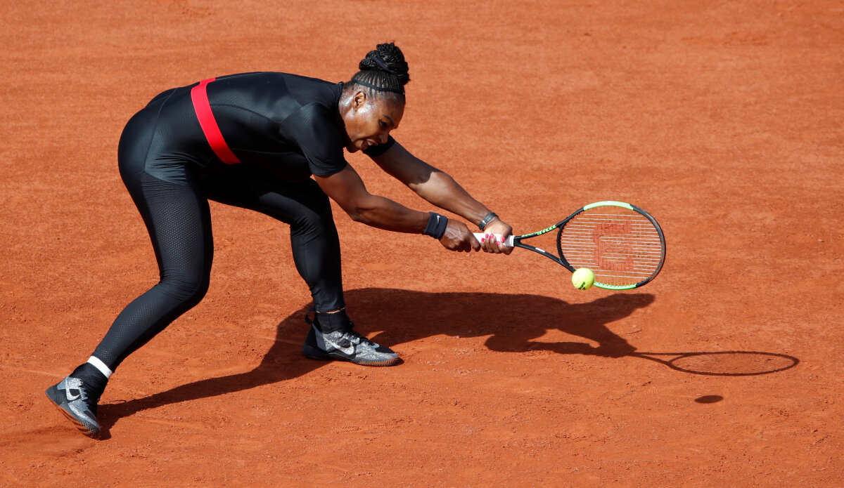 Serena - Pliskova // FOTO Serena Williams a revenit în circuit îmbrăcată precum "Catwoman" și s-a calificat în turul 2 la Roland Garros: "Regina s-a întors!" 