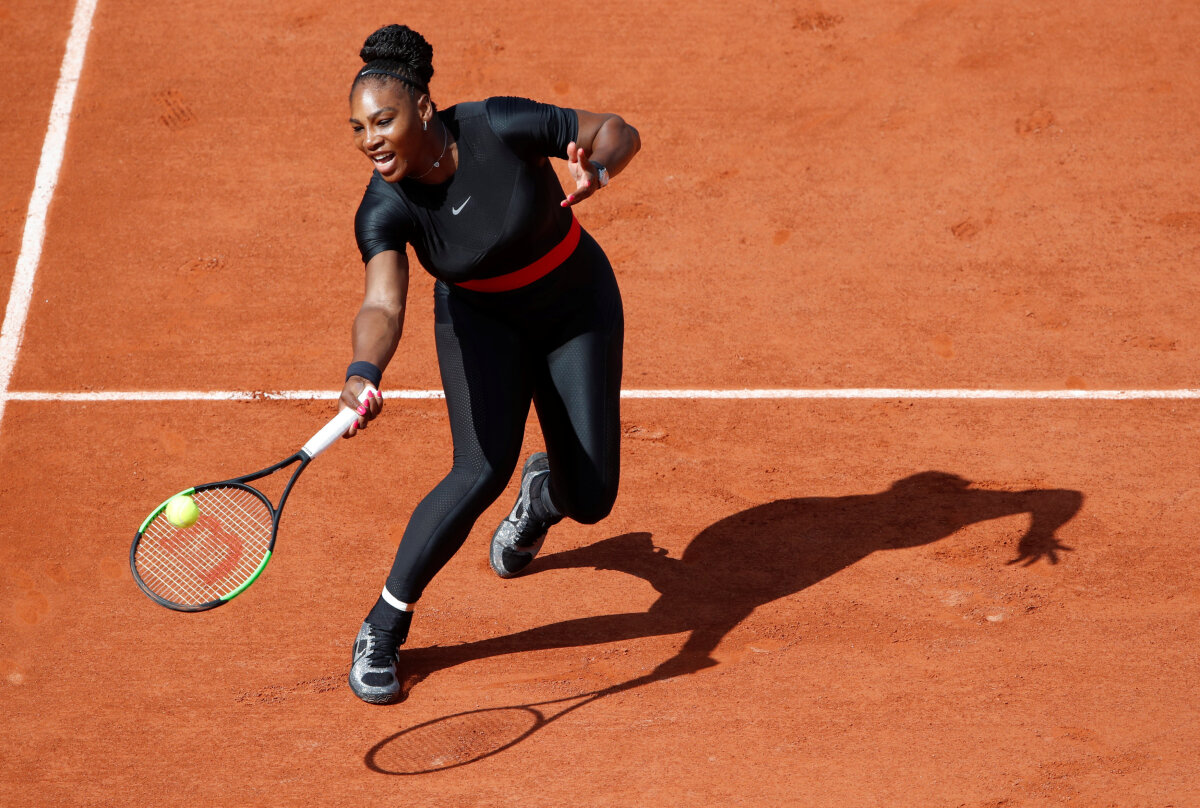 Serena - Pliskova // FOTO Serena Williams a revenit în circuit îmbrăcată precum "Catwoman" și s-a calificat în turul 2 la Roland Garros: "Regina s-a întors!" 