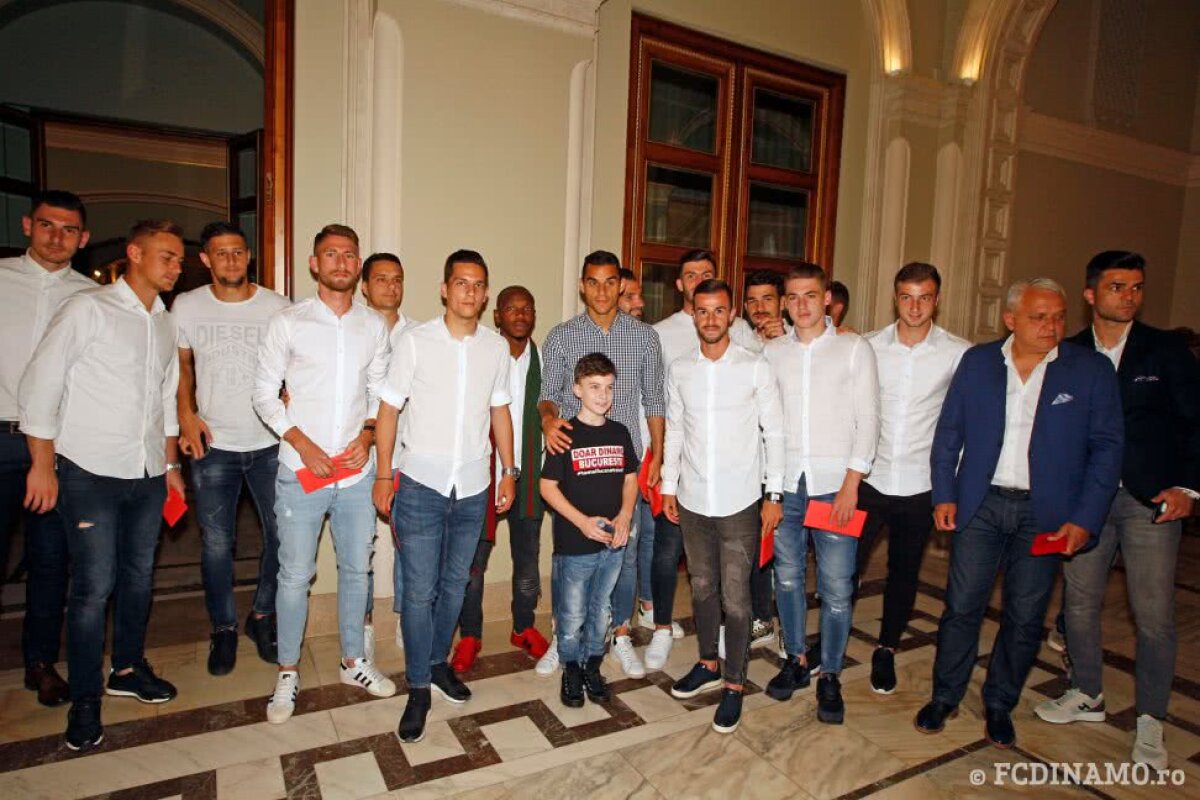 VIDEO + FOTO Dinamo și-a lansat proiectul socios "Doar Dinamo București", în aceeași seară în care Clubul Sportiv a aniversat 70 de ani » Fanii au umplut Opera și au scandat trivialități la adresa FCSB-ului