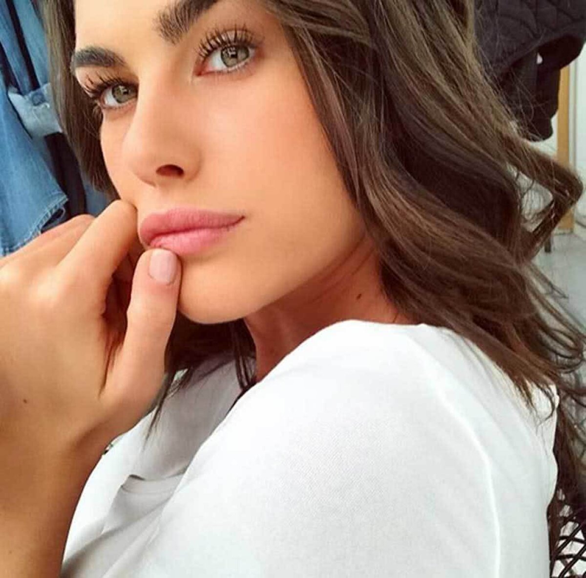 FOTO Sărut incendiar! Ea e noua muză a lui Valentino Rossi: imagini fierbinți