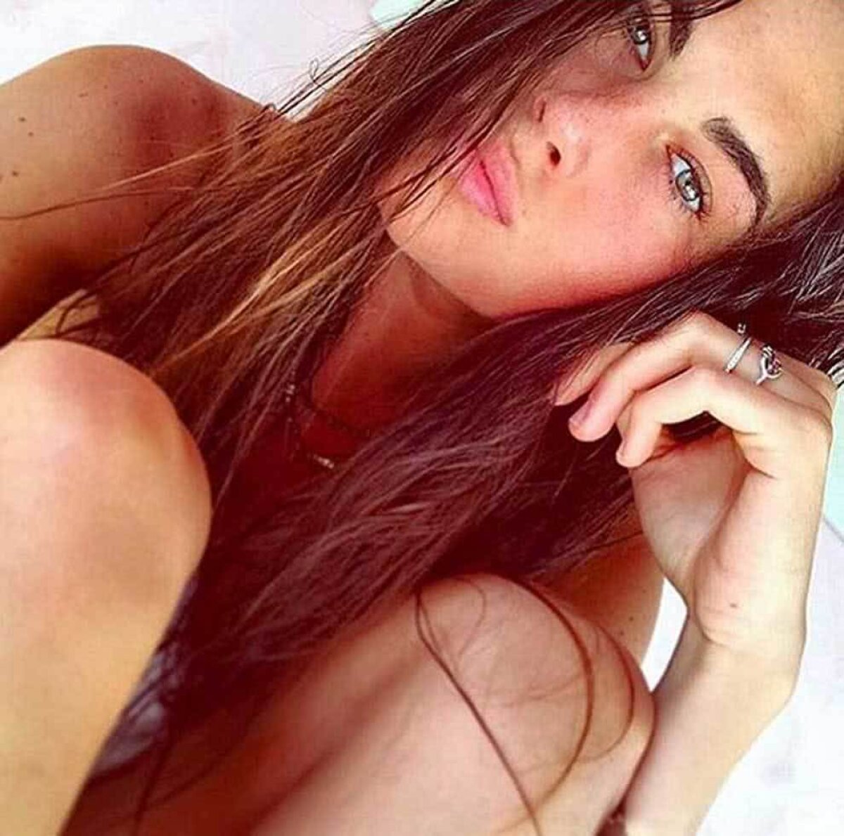 FOTO Sărut incendiar! Ea e noua muză a lui Valentino Rossi: imagini fierbinți