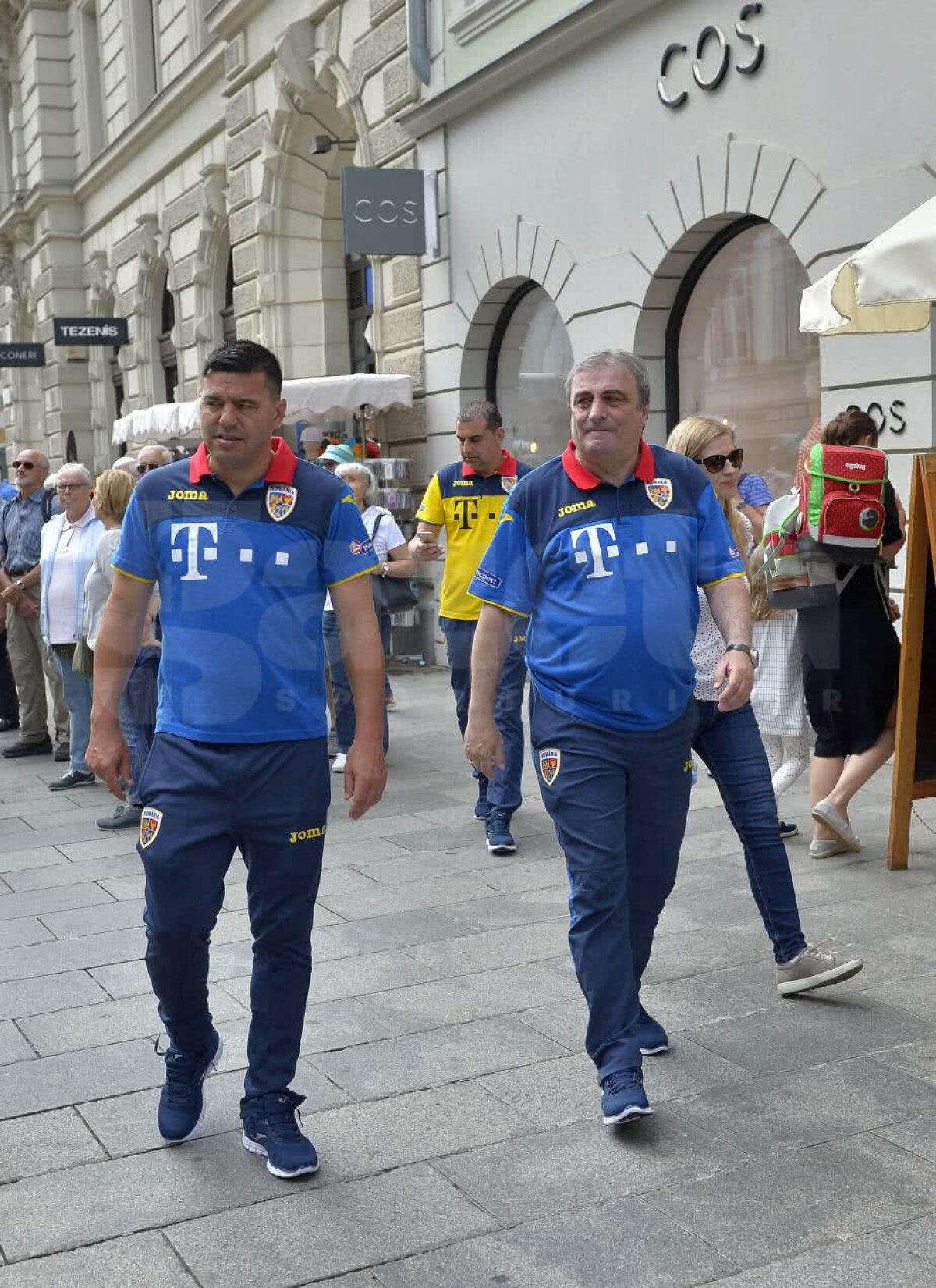 CORESPONDENȚĂ DIN AUSTRIA // Imagini FOTO de la plimbarea "tricolorilor" prin Graz