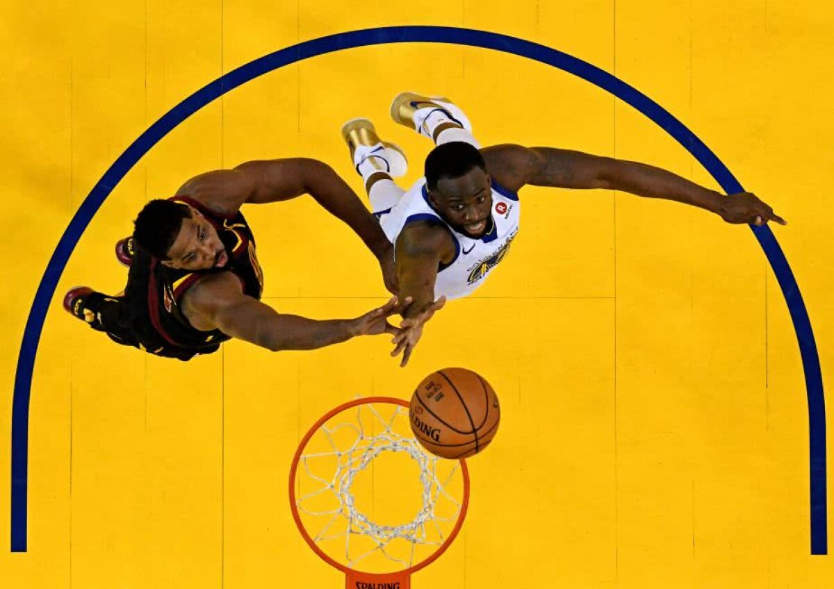 VIDEO Golden State vs. Cleveland Cavaliers 1-0 » Campioana câștigă în prelungiri primul duel al finalei NBA! LeBron James scapă victoria printre degete după o gafă colosală