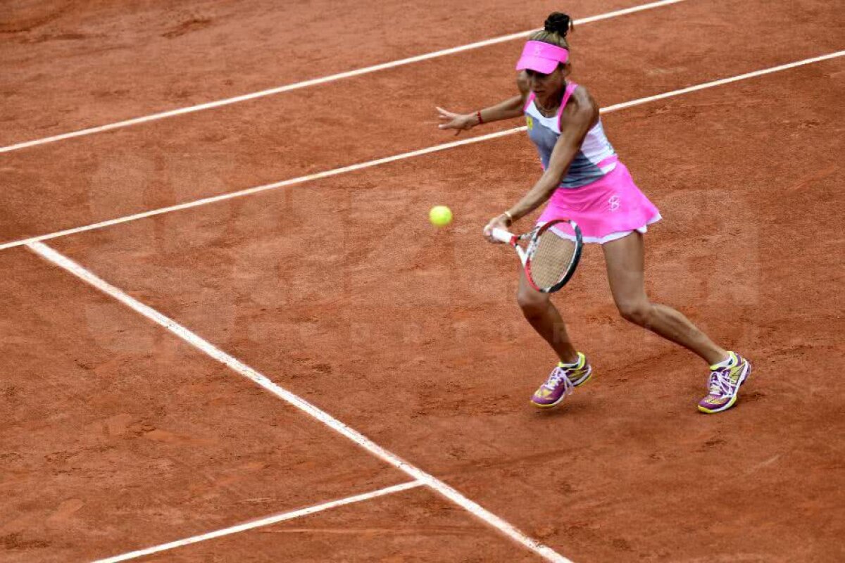VIDEO+FOTO // SENZAȚIONALĂ! Mihaela Buzărnescu este în "optimi" la Roland Garros » Victorie fantastică în fața Elinei Svitolina! Cu cine joacă mai departe