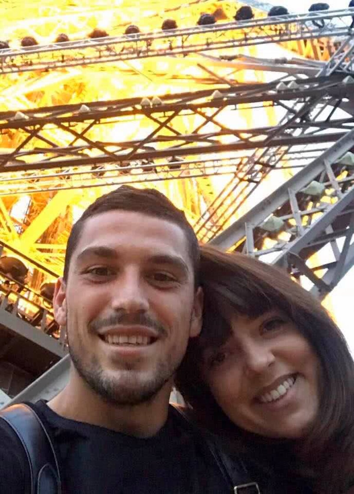 FOTO Zi importantă în viața lui Nicolae Stanciu! Plecat de la națională, mijlocașul s-a căsătorit azi la Alba Iulia cu Andreea