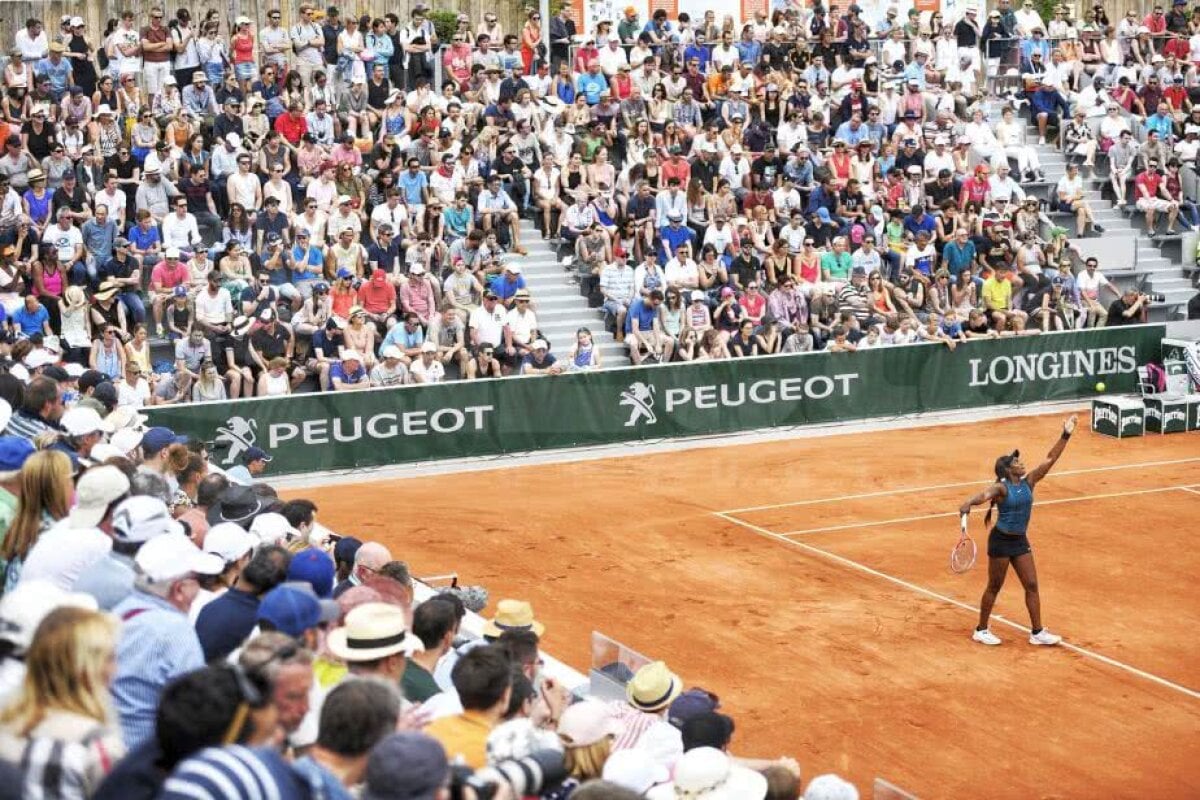 FOTO Simona Halep o surclasează pe Andrea Petkovic și se califică în optimi la Roland Garros » Își cunoaște deja următoarea adversară