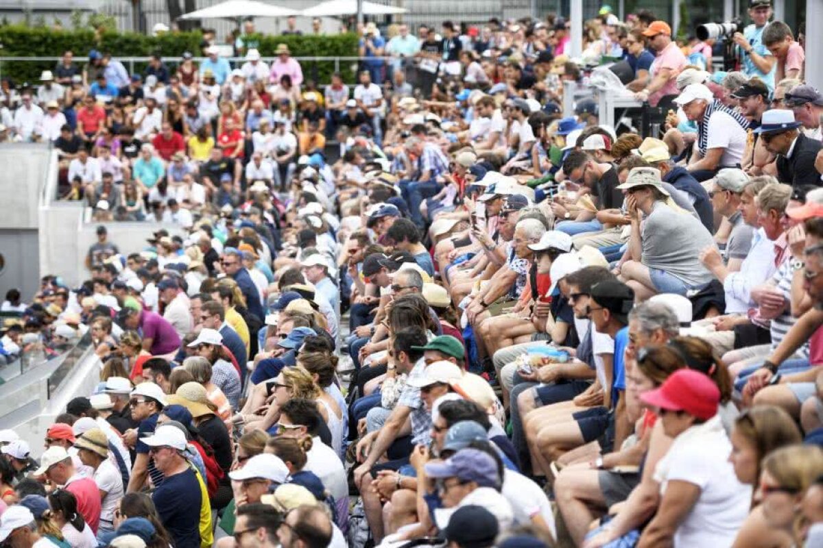 FOTO Simona Halep o surclasează pe Andrea Petkovic și se califică în optimi la Roland Garros » Își cunoaște deja următoarea adversară