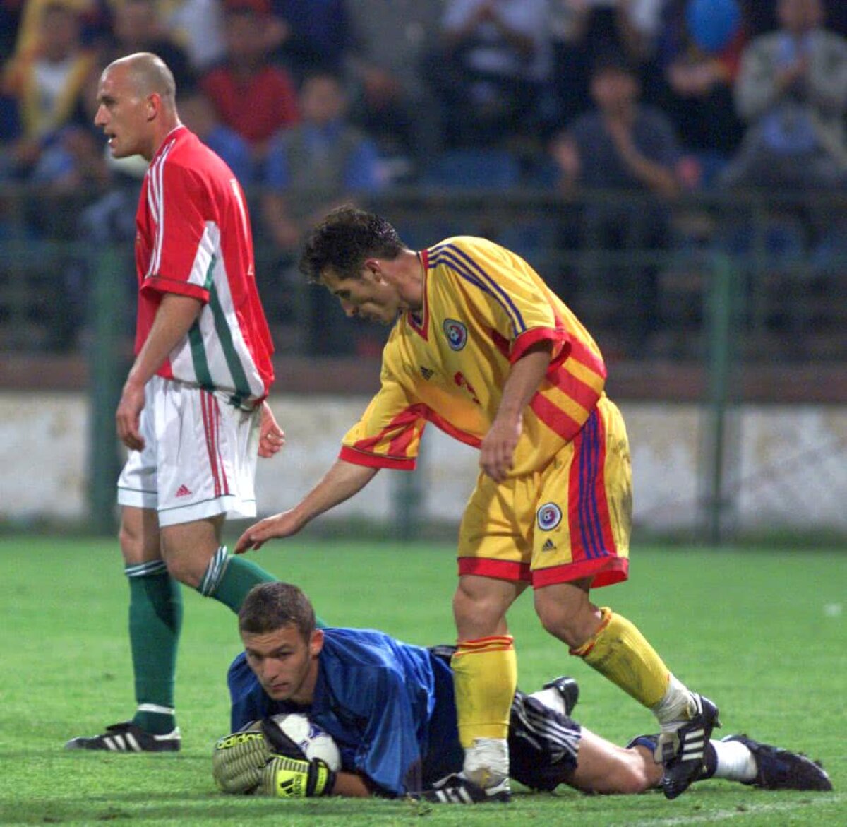 GALERIE FOTO + VIDEO Bogdan Lobonț și-a anunțat retragerea din fotbal printr-o scrisoare emoționantă: "Legați-vă centurile, se pleacă într-o nouă aventură și mai frumoasă" » FRF îi pregătește o festivitate la meciul cu Finlanda