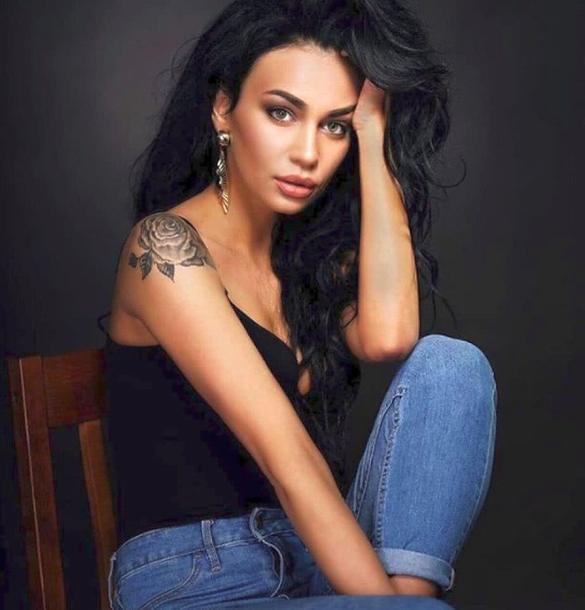 GALERIE FOTO Senzuala Andreea Olaru nu stă nicio zi fără sală » Secretele corpului de invidiat