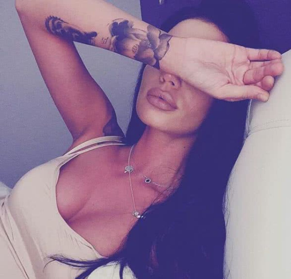 GALERIE FOTO Senzuala Andreea Olaru nu stă nicio zi fără sală » Secretele corpului de invidiat