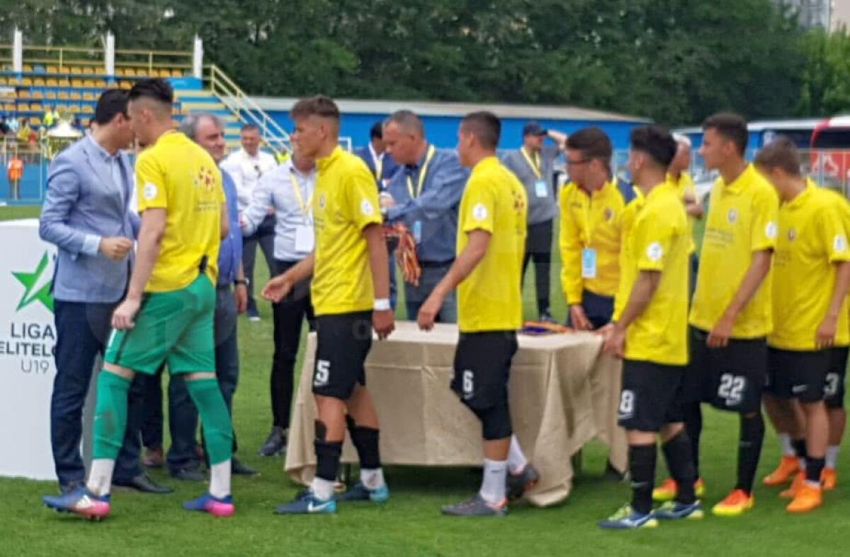 FOTO + VIDEO Ce umilință! Viitorul a demolat-o pe Dinamo în finala Ligii Elitelor U19, 4-0 » "Perla" Mățan a făcut spectacol