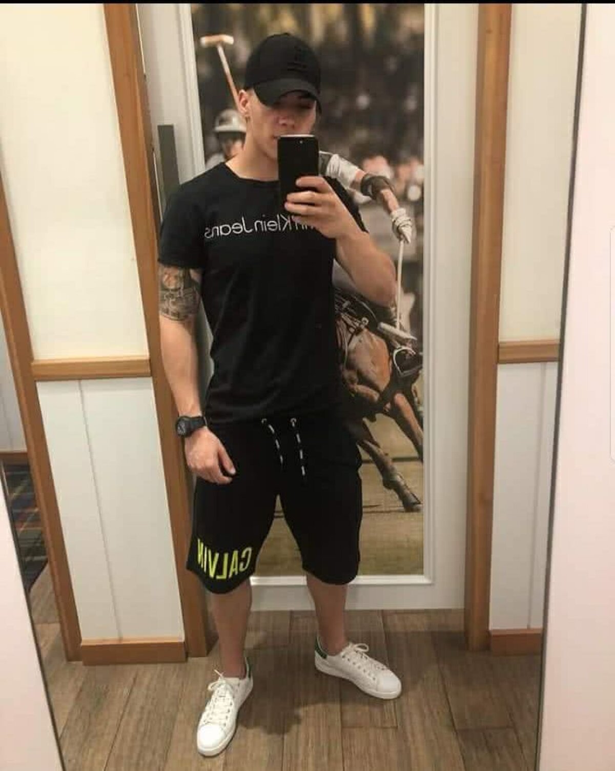 VIDEO+FOTO/UPDATE Imagini incredibile pe Arena Națională: Lăcătuș a urcat în tribună și i-a pus mâna în gât! Cine e cel care l-a provocat