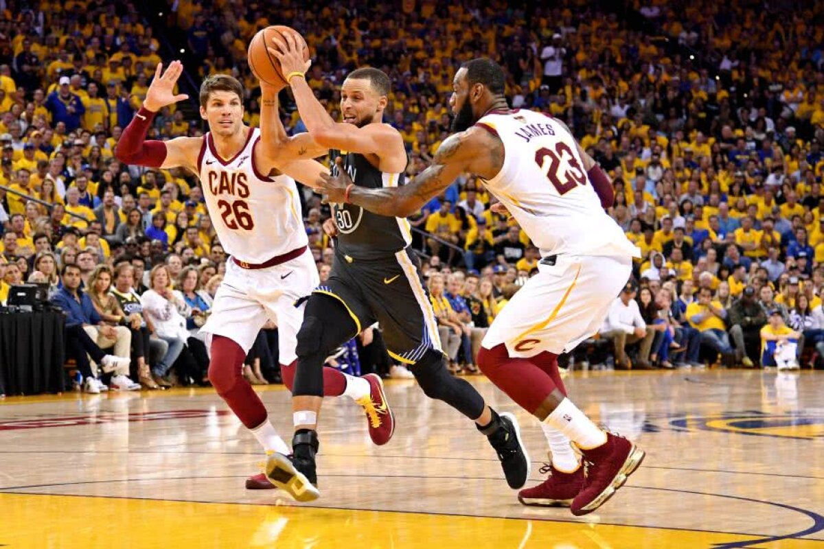 VIDEO+FOTO Golden State vs. Cleveland Cavaliers 2-0 » James nu poate singur! Curry se distrează în meciul doi și o apropie pe Golden State de un nou titlu