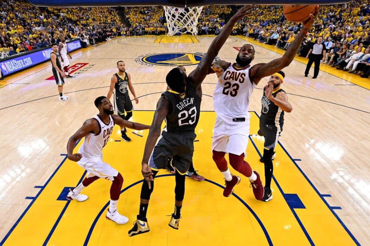 VIDEO+FOTO Golden State vs. Cleveland Cavaliers 2-0 » James nu poate singur! Curry se distrează în meciul doi și o apropie pe Golden State de un nou titlu