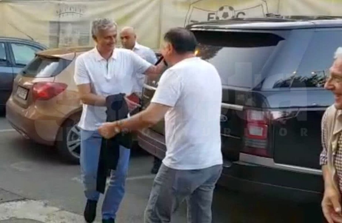 ROMÂNIA - FINLANDA // VIDEO+FOTO Mourinho e în România » Secvențe amuzante la sosirea la Ploiești: cine i-a sărit de gât + declarațiile marelui antrenor