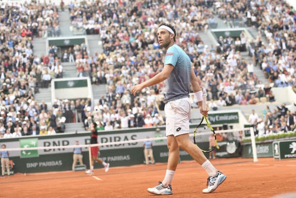 ROLAND GARROS // GALERIE FOTO Surpriza turneului: Djokovic, eliminat de omul fără victorie în turneele de Mare Șlem! 