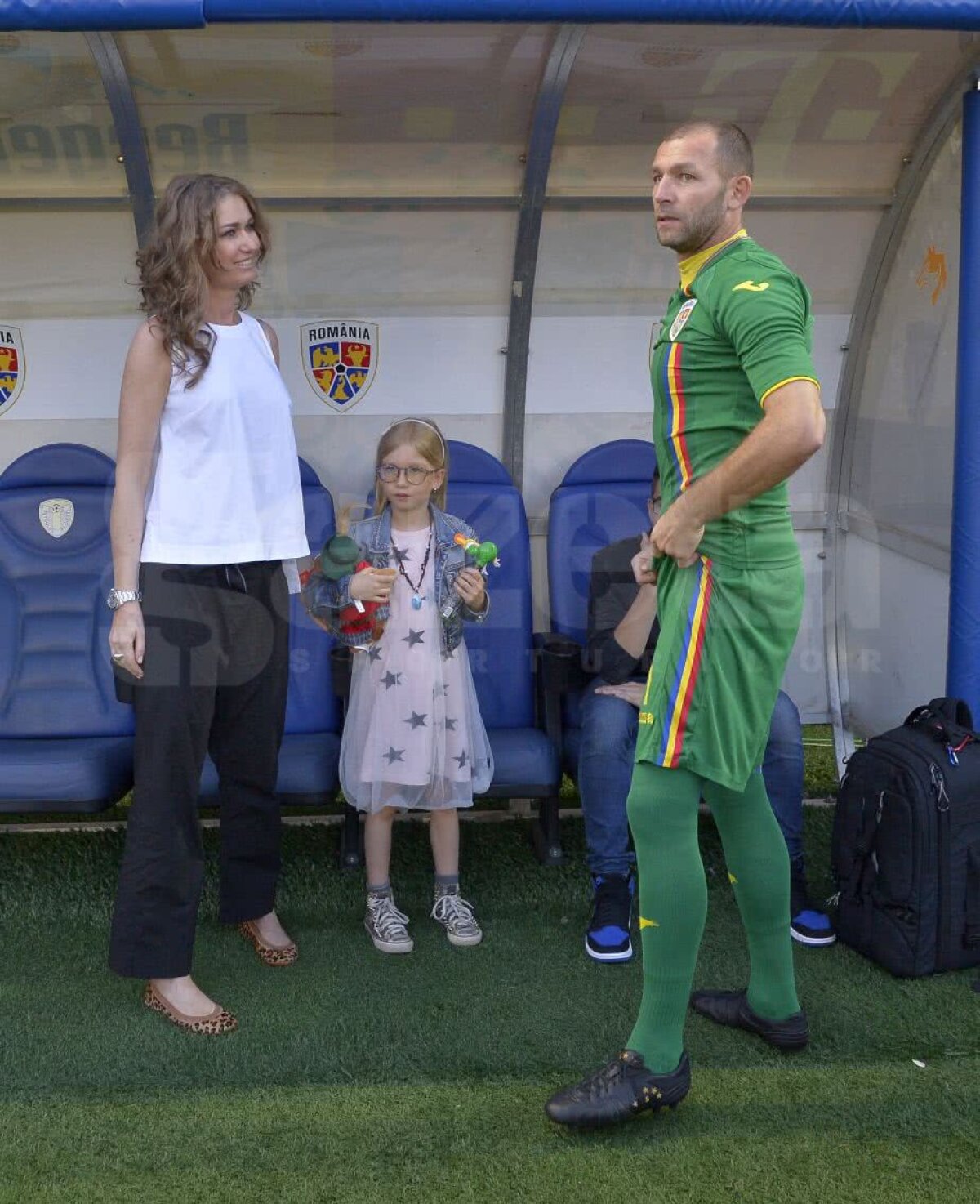 ROMÂNIA - FINLANDA // VIDEO+FOTO Lobonț ovaționat de un stadion arhiplin la retragere » Mesaje emoționante, plachete și lacrimi