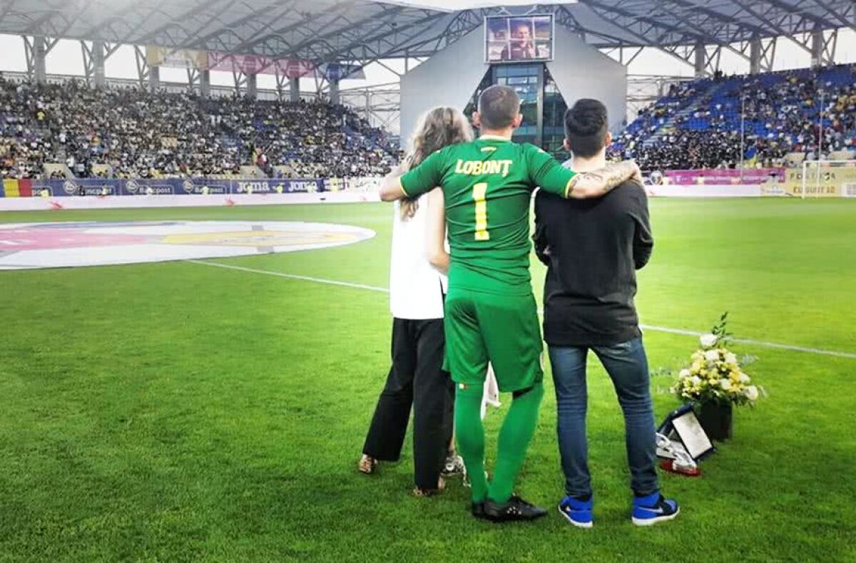 ROMÂNIA - FINLANDA // VIDEO+FOTO Lobonț ovaționat de un stadion arhiplin la retragere » Mesaje emoționante, plachete și lacrimi